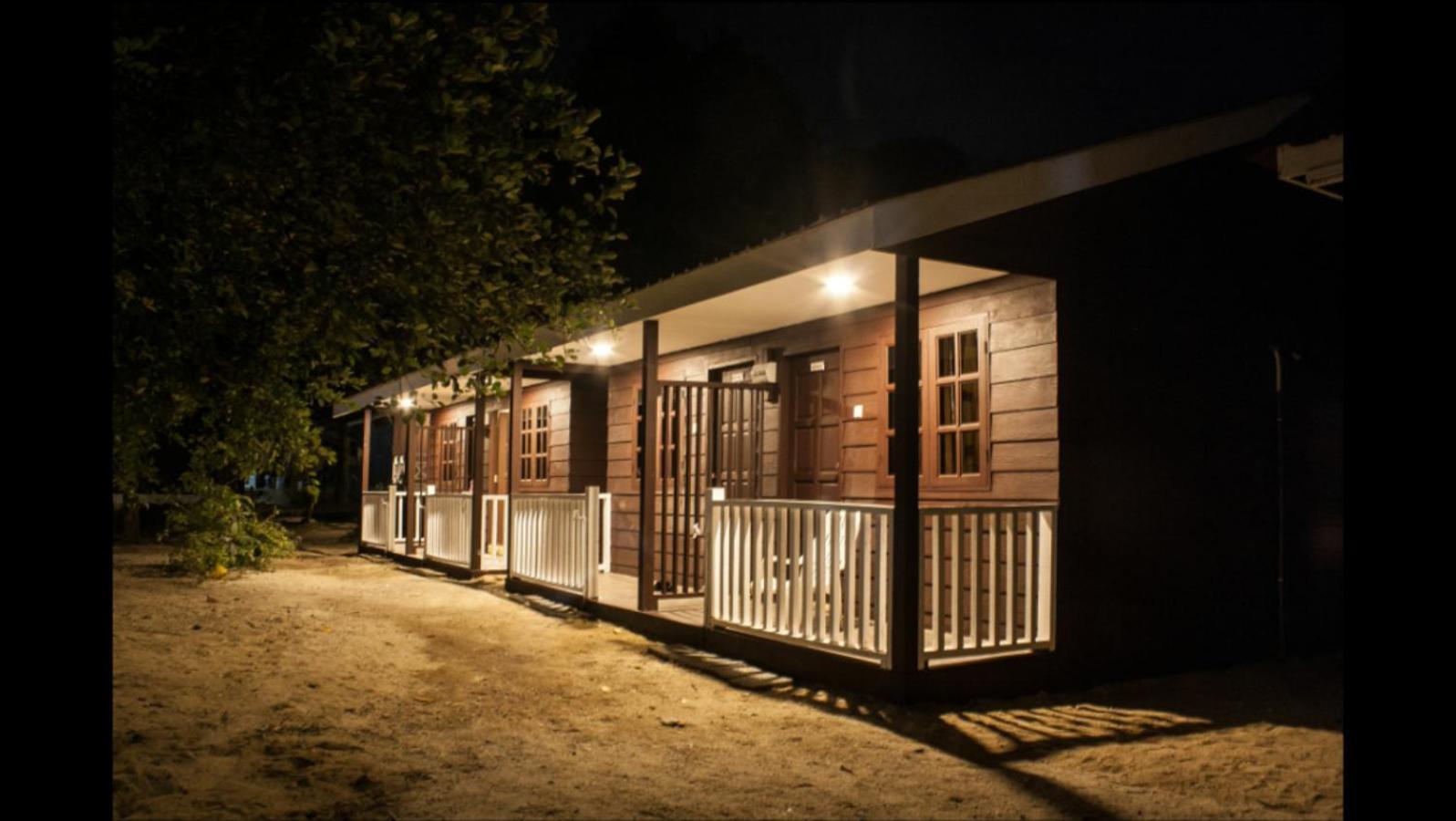 The Barat Perhentian Villa Kampong Pasir Hantu Exterior photo