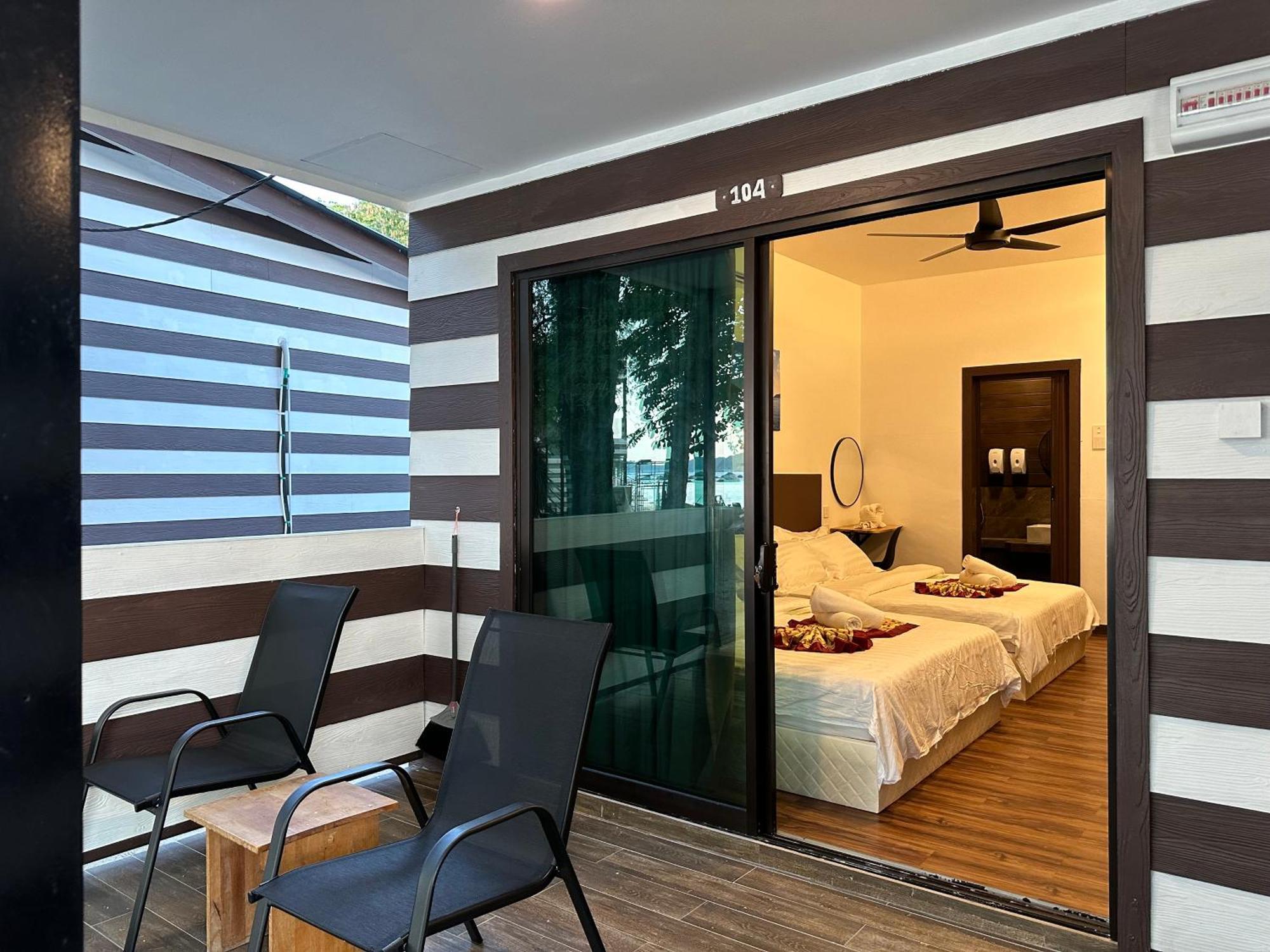 The Barat Perhentian Villa Kampong Pasir Hantu Exterior photo