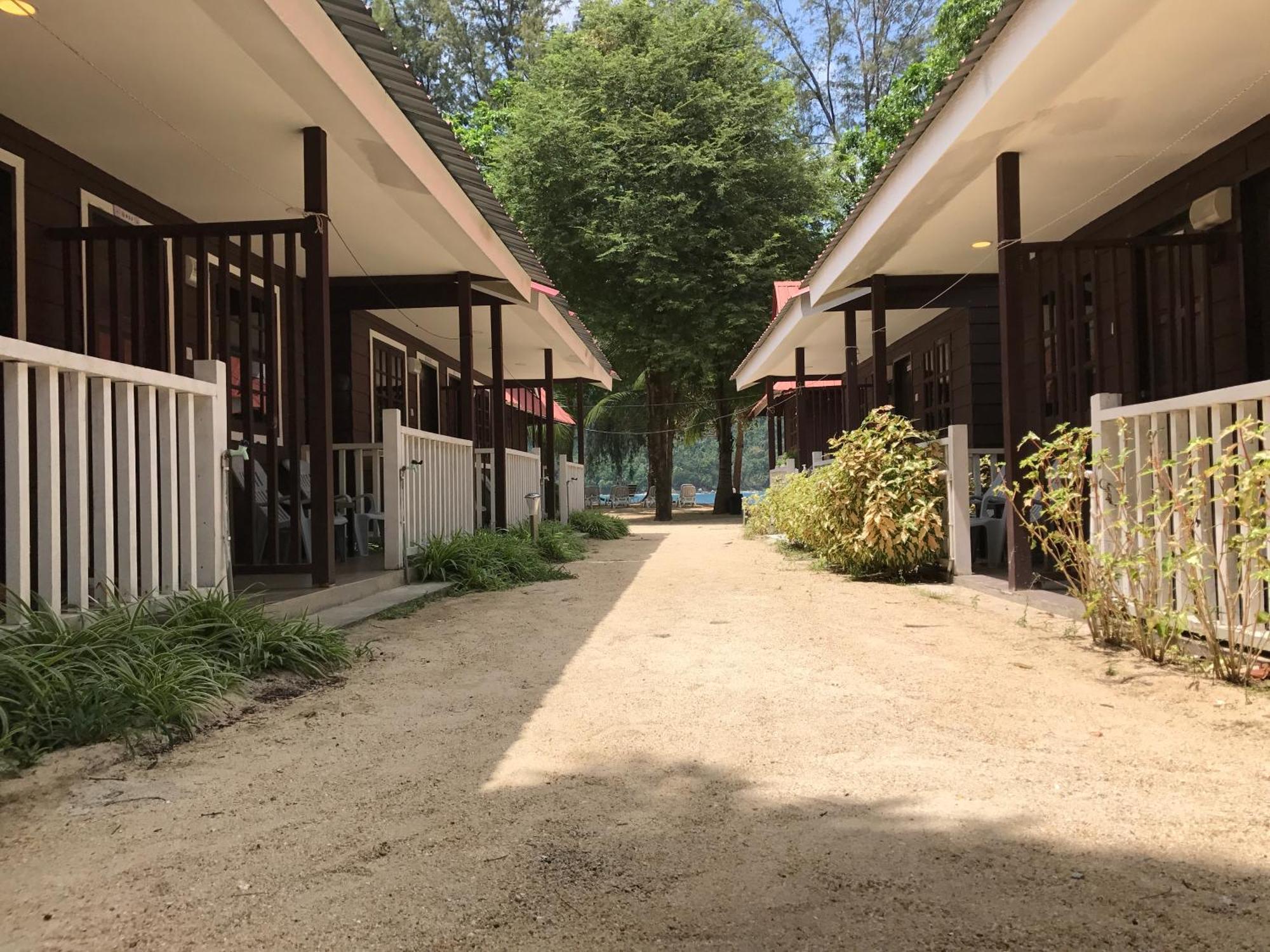 The Barat Perhentian Villa Kampong Pasir Hantu Exterior photo