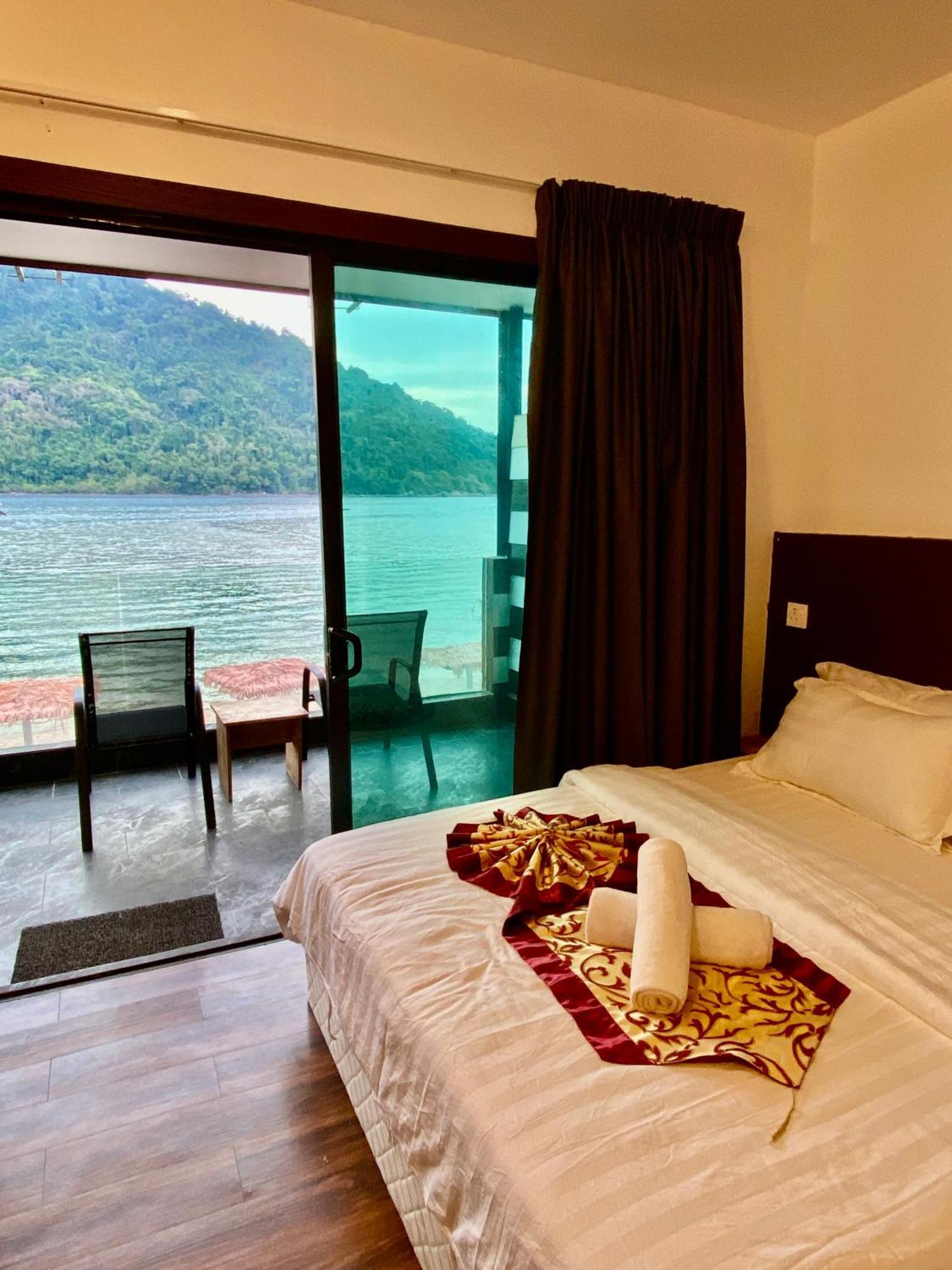 The Barat Perhentian Villa Kampong Pasir Hantu Exterior photo