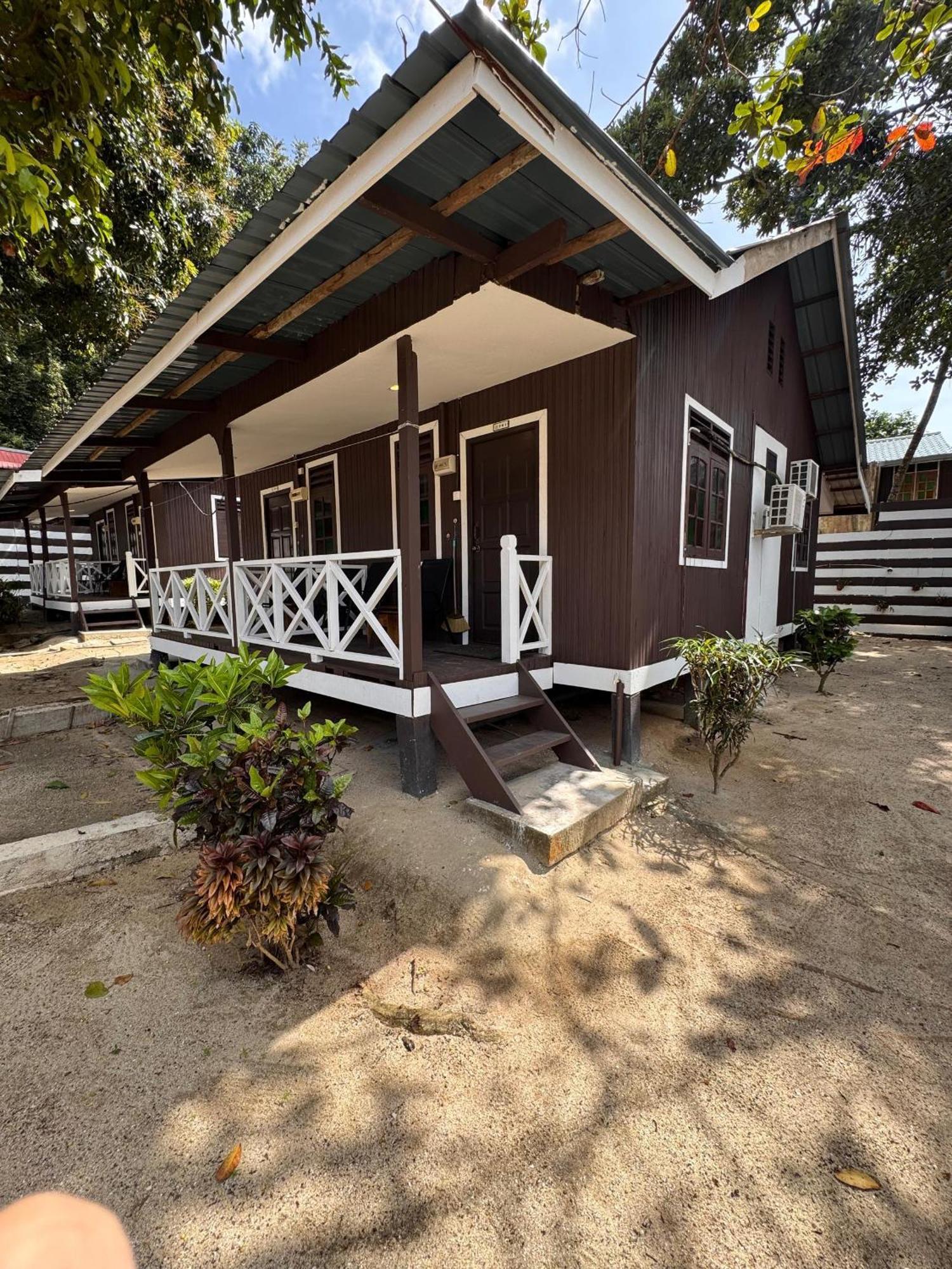 The Barat Perhentian Villa Kampong Pasir Hantu Exterior photo