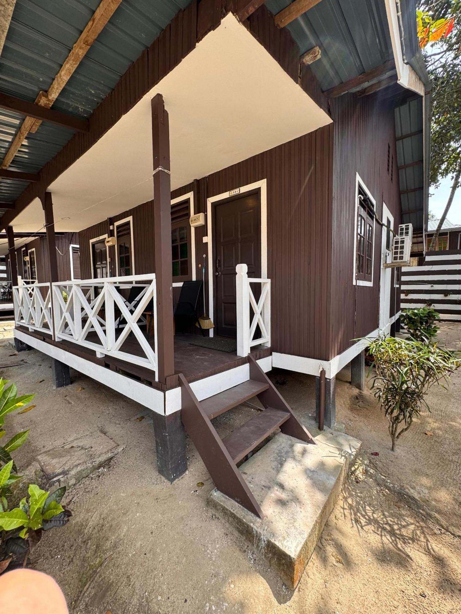 The Barat Perhentian Villa Kampong Pasir Hantu Exterior photo